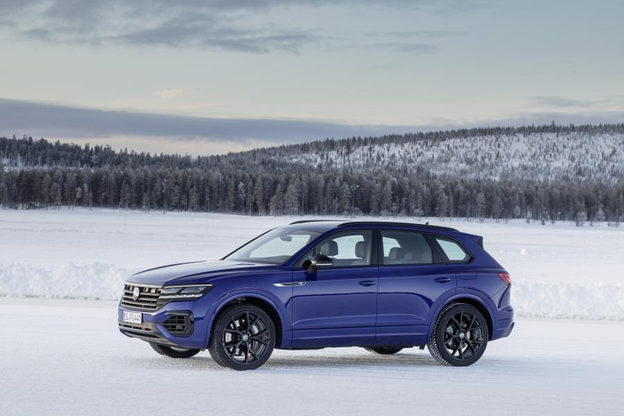  Volkswagen Touareg R 2020 года  (WW) (фото 2 из 61)